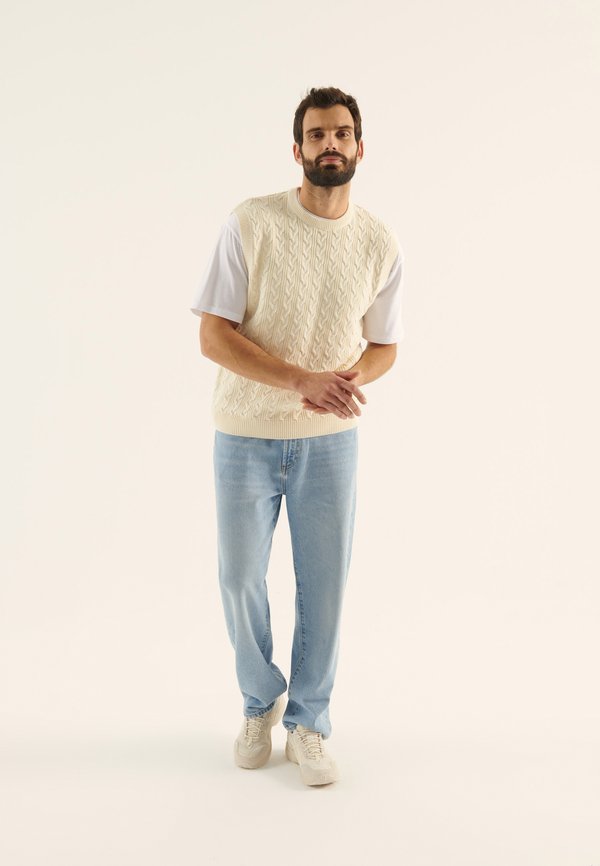 Pier One by Zalando