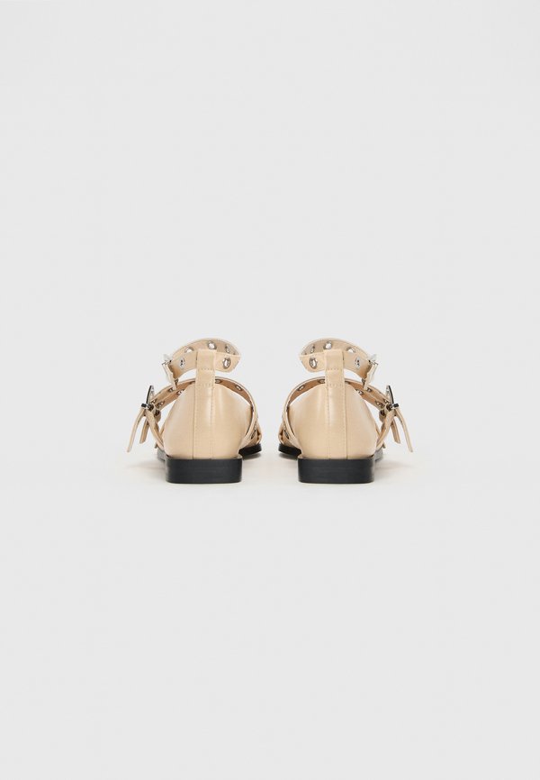 Steve Madden GRANDER