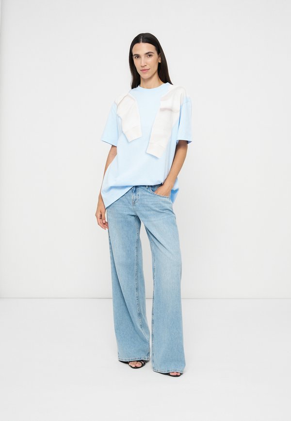 MOSCHINO JEANS