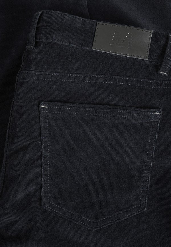 Matinique MAPETE CORDUROY CASUAL PANTS – SLIM FIT