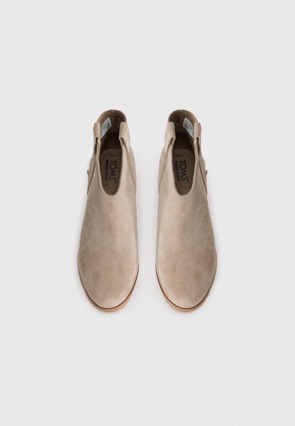 TOMS CONSTANCE