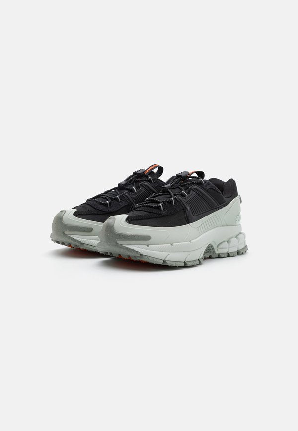 Nike Sportswear ZOOM VOMERO ROAM UNISEX