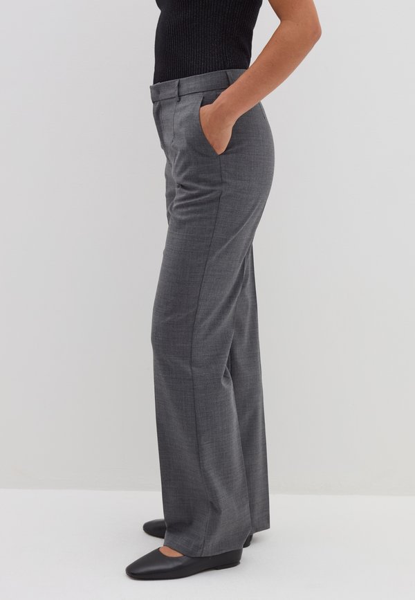 Stefanel STRAIGHT-FIT IN COOL