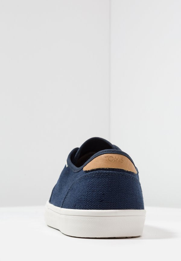 TOMS CARLO