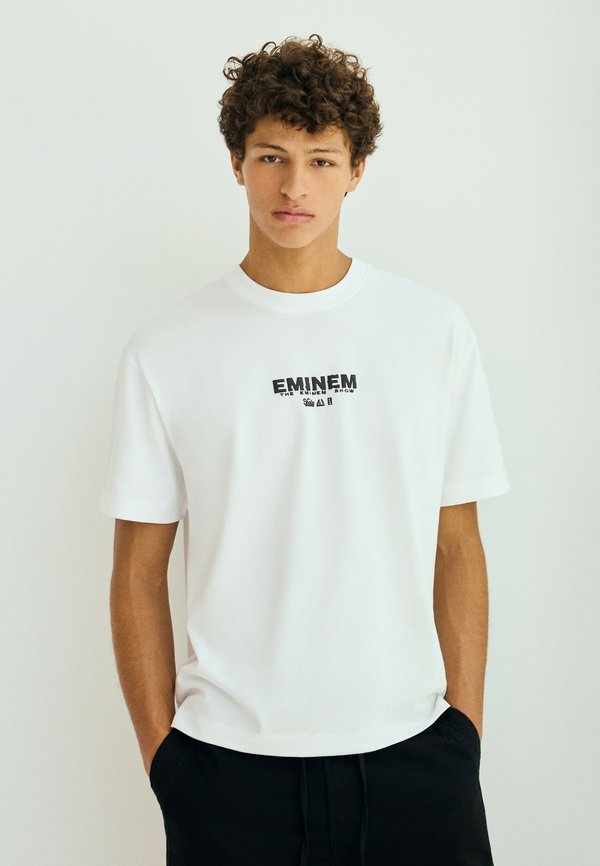 Bershka EMINEM PRINT RELAXED FIT - T-SHIRT - Print T-shirt - white