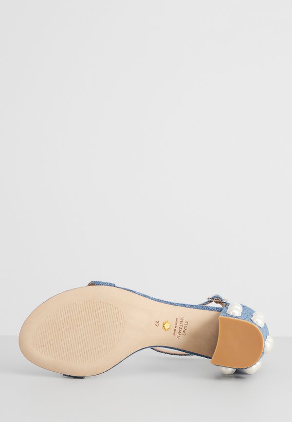 Stuart Weitzman