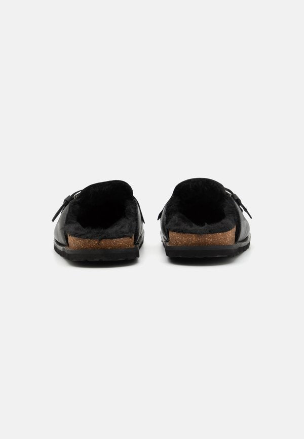 Steve Madden EVERGREEN