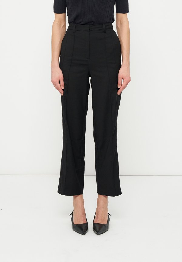 LeGer by Lena Gercke