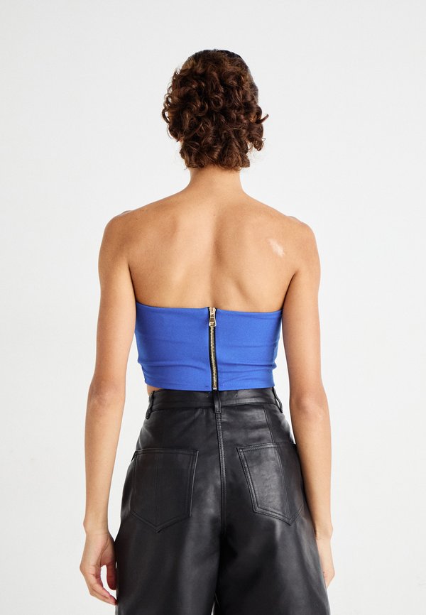 WAL G. JOLIE HEART NECK CROP