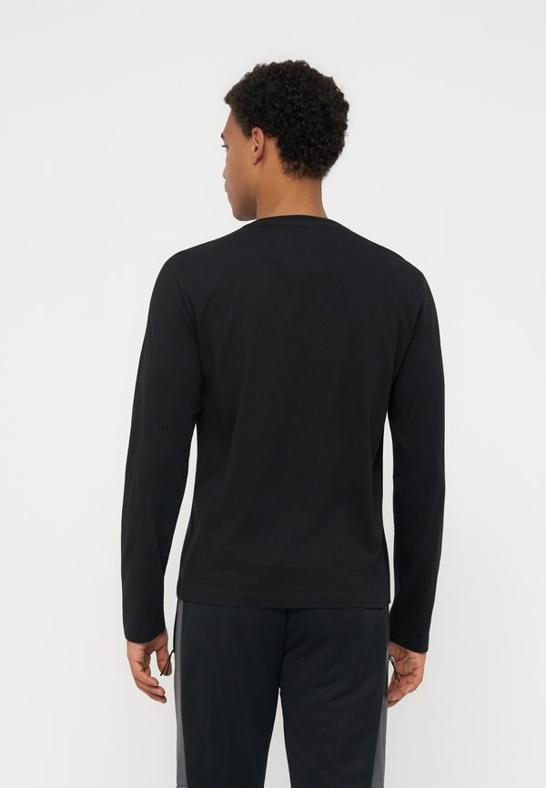 EA7 Emporio Armani