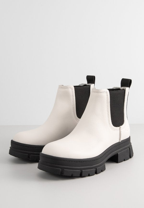 UGG ASHTON