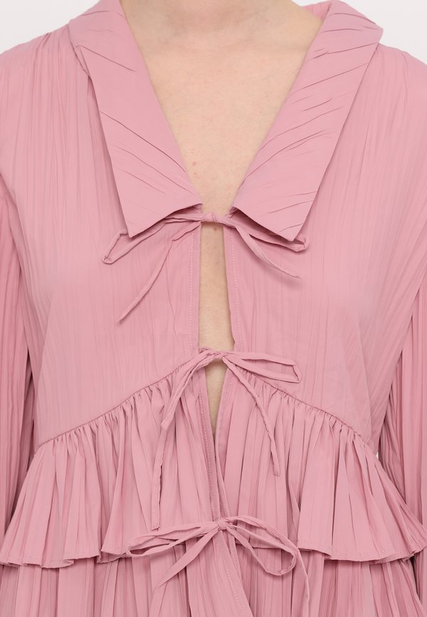 Stine Goya PLEATED BALLOON SLEEVE TIE