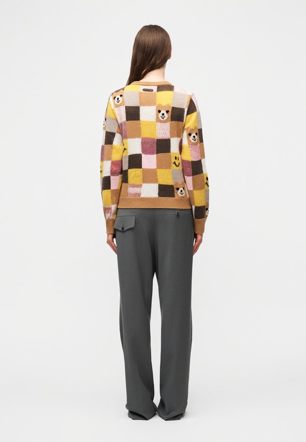 MOSCHINO