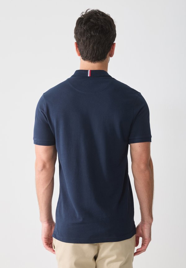 Pier One by Zalando