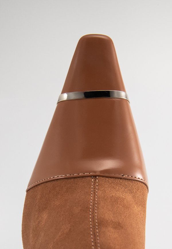 Jeffrey Campbell CLOCKWISE