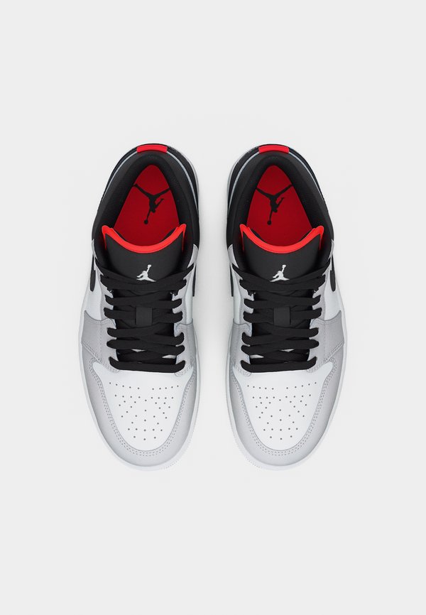 Jordan AIR JORDAN 1