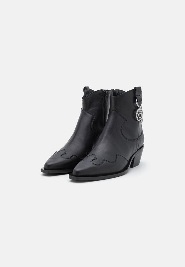 KARL LAGERFELD KANSAS