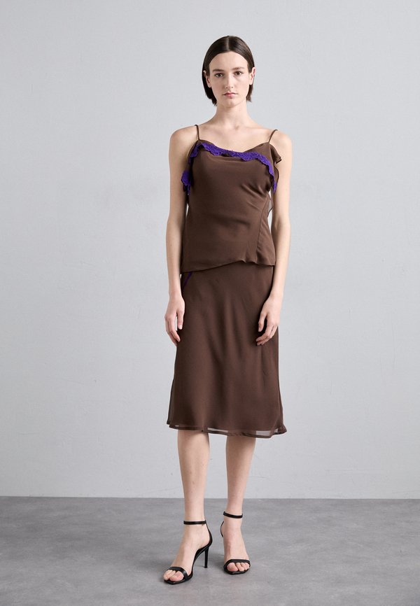 Vaillant ASYMMETRIC TANK WITH TRIM