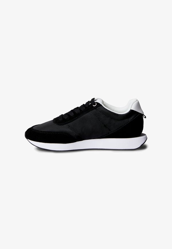 Calvin Klein RETRO RUNNER  - Trainers - black/bright white