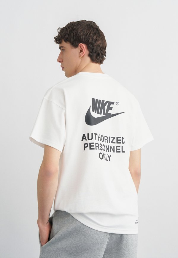 Nike Sportswear PERSONNEL TEE - Print T-shirt - white