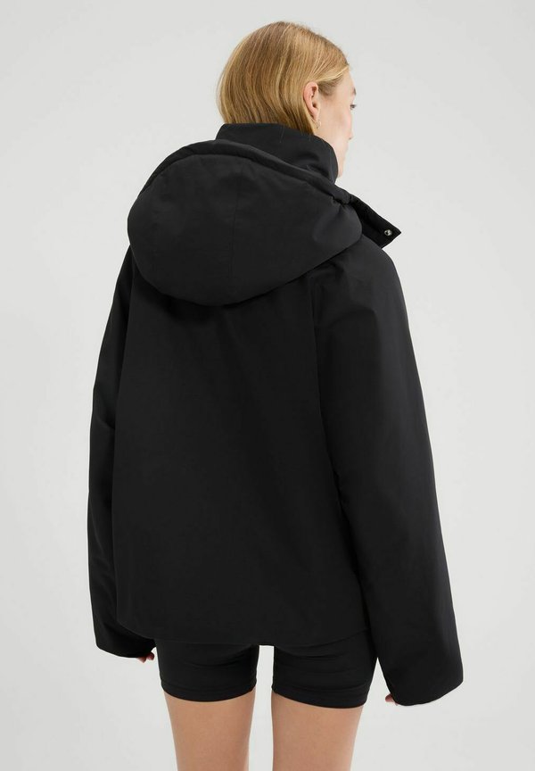 Ellesse ZENIRA PADDED
