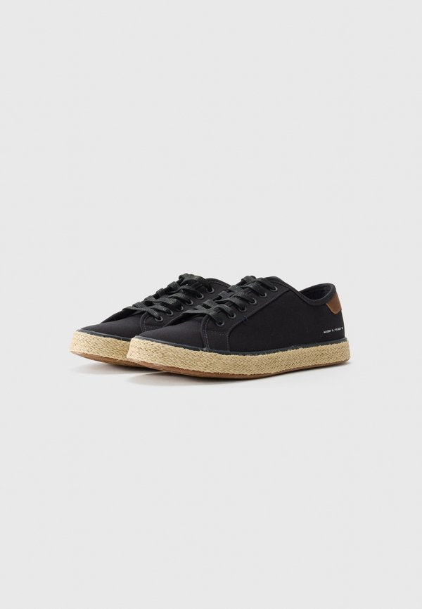 Pier One by Zalando