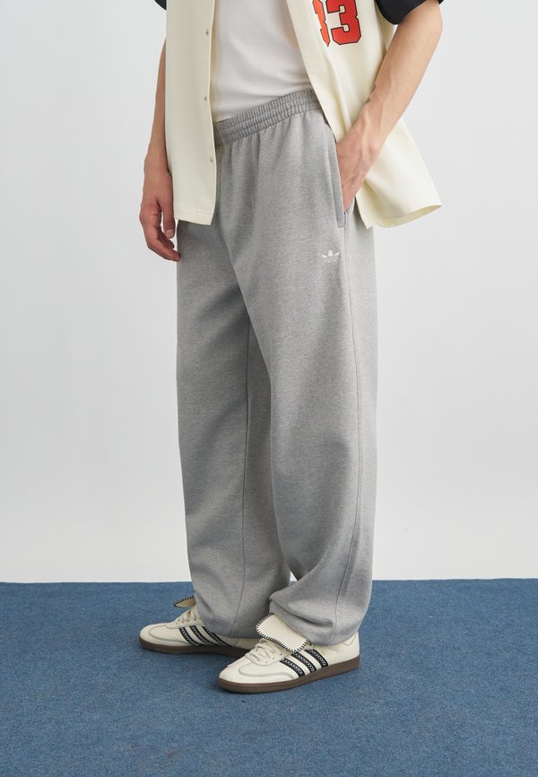 adidas Originals LOOSE - Tracksuit bottoms - medium grey heather