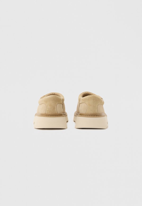UGG TASMAN