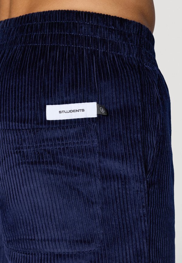 Students STUART BIG WALE SHORTS