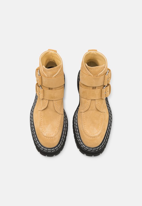 Proenza Schouler LUG SOLE BUCKLE