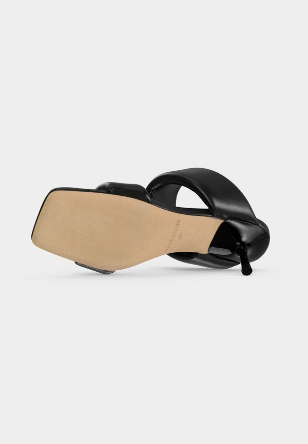 STAND STUDIO MADELINE MULE