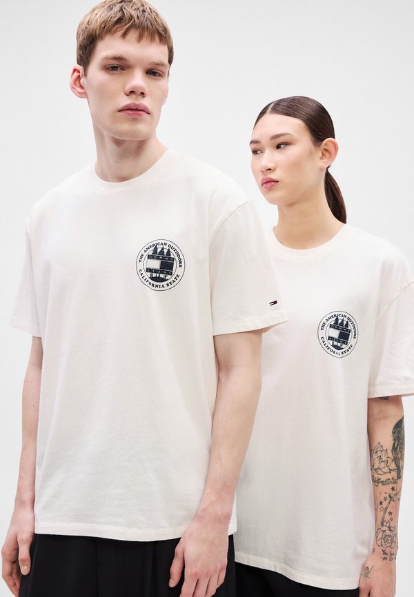 Tommy Jeans BACK SLOGAN TEXTURED RELAXED T-SHIRT