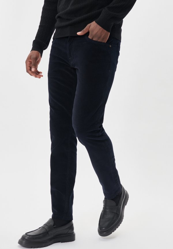 Matinique MAPETE CORDUROY CASUAL PANTS – SLIM FIT