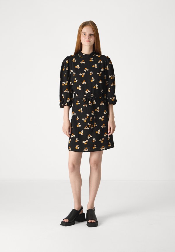 ONLY ONLNOVA LIFE SWIRLA DRESS