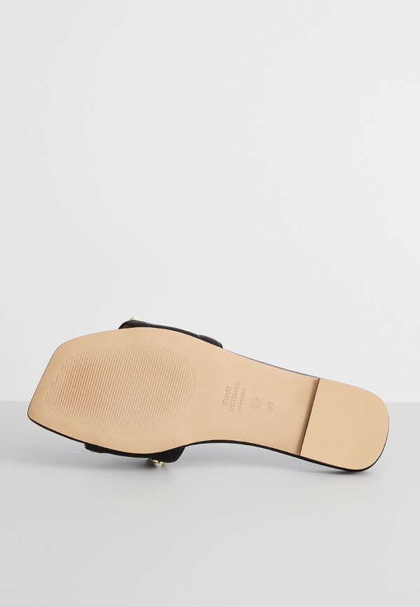 Stuart Weitzman