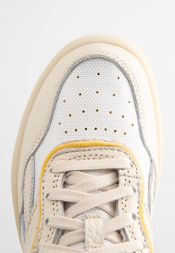 Reebok x Victoria Beckham DUAL COURT MID II VB