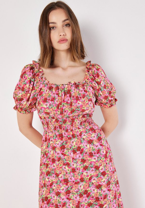 Apricot FLORAL MILKMAID