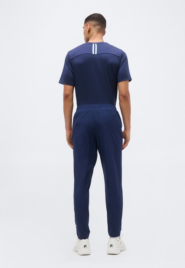 Ellesse EVARO
