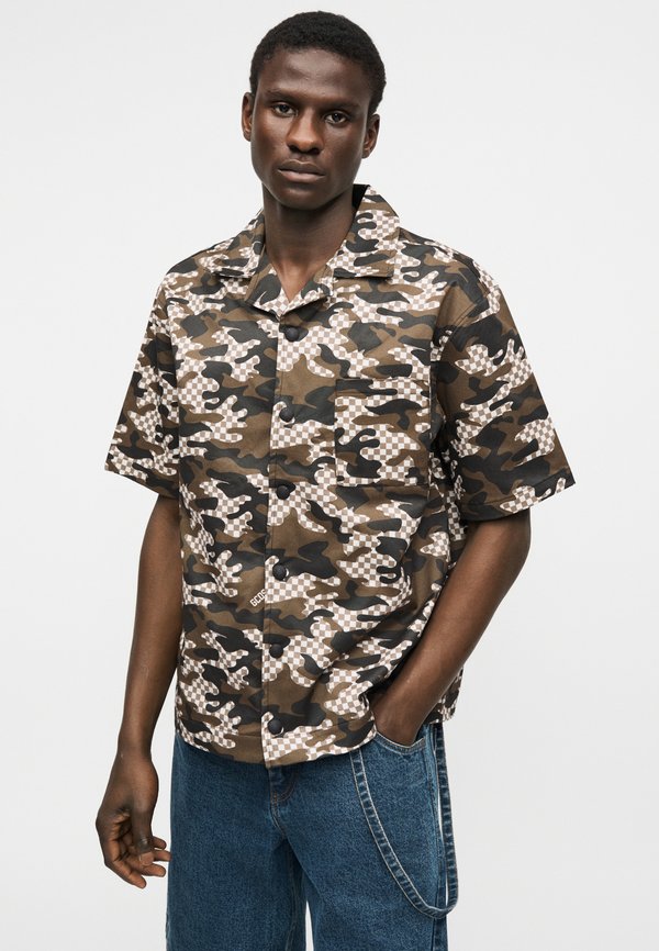 GCDS LABEL CHECKED CAMO SHIRT