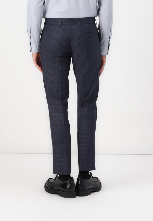 Isaac Dewhirst THE FASHION NOTCH SUIT SLIM