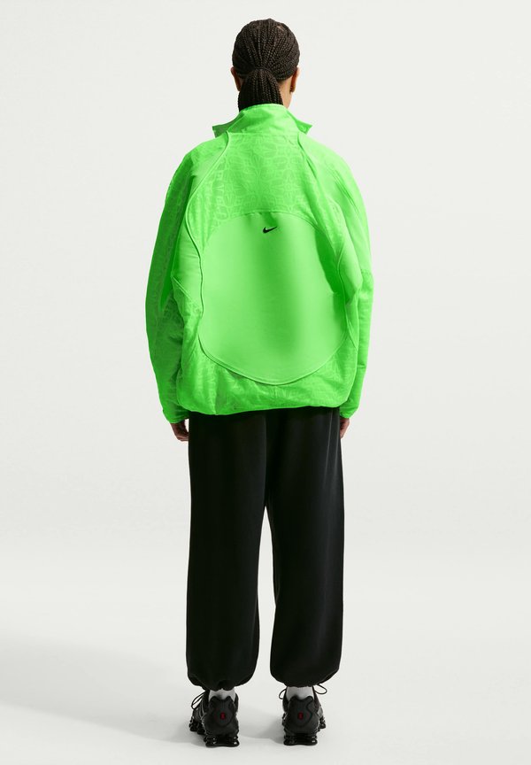 Nike Sportswear STREET