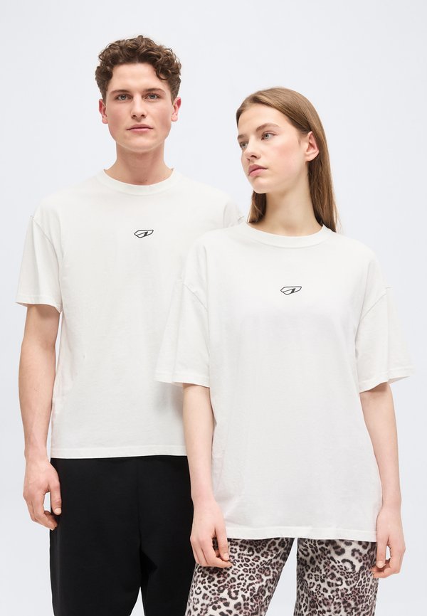 ARKK Copenhagen CORE BOXY TEE UNISEX