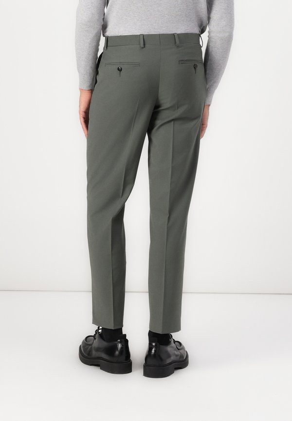 Isaac Dewhirst THE PREMIUM NOTCH FASHION SUIT