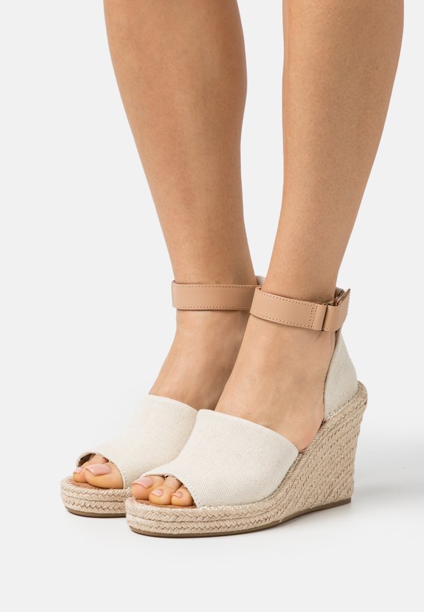 TOMS MARISOL