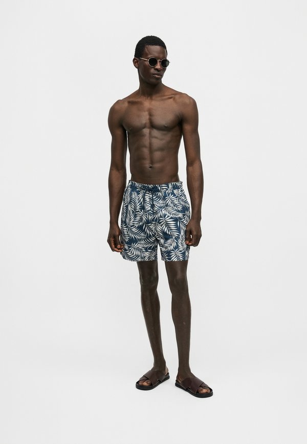 Pier One by Zalando
