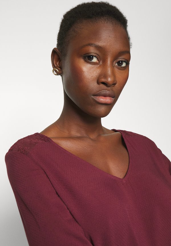 Vero Moda Tall VMBEATRIX V NECK