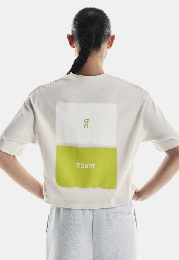 On CLUB BOXY-T GRAPHIC