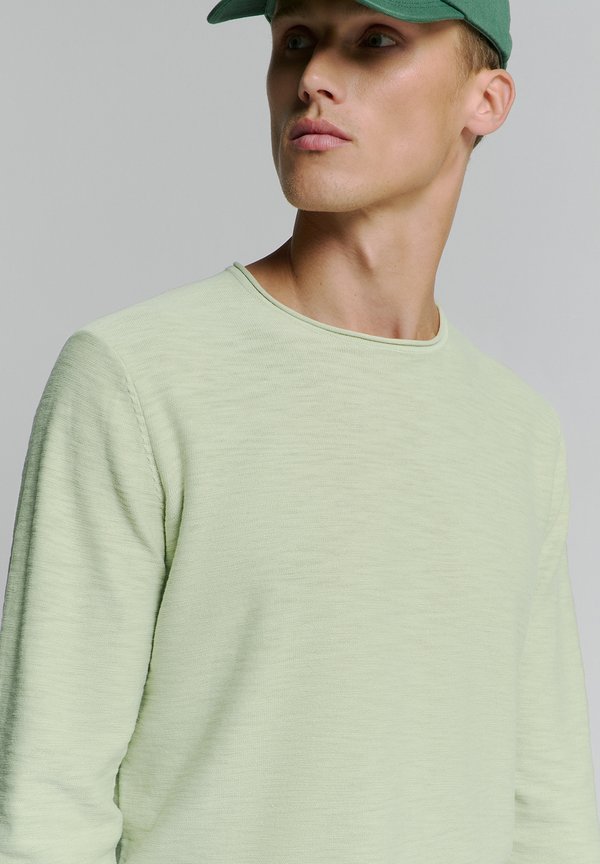 NO EXCESS CREWNECK