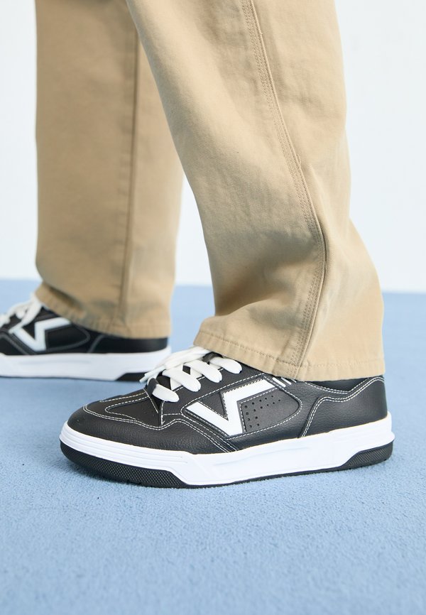 Vans UPLAND UNISEX