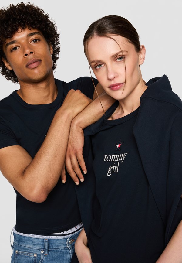Tommy Jeans EXCLUSIVE TEE UNISEX